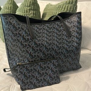 City Tote and wallet With Signature Monogram Print